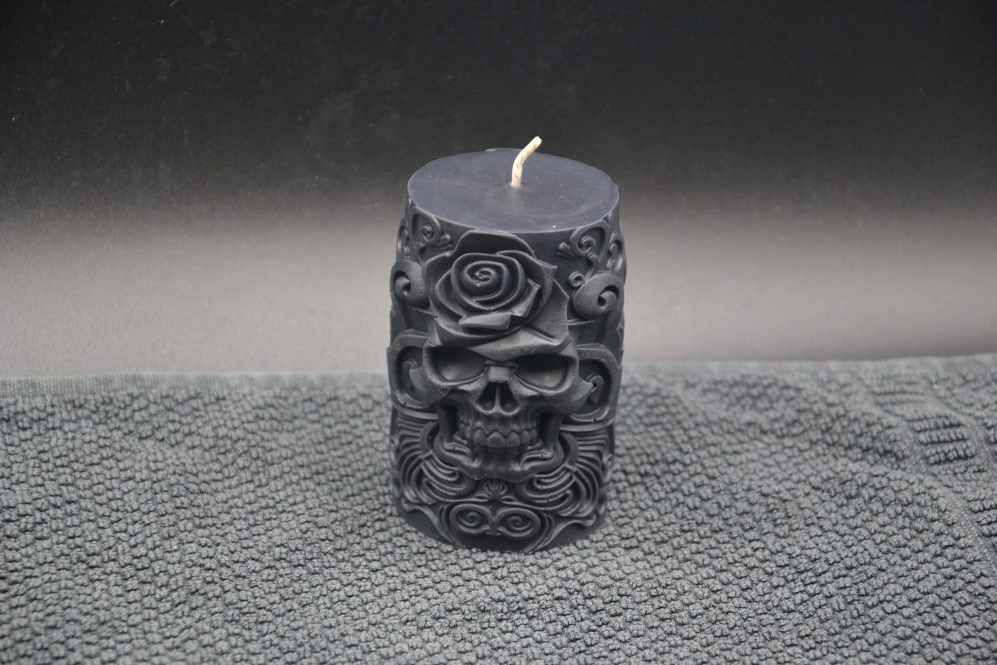 Koponyás oszlop gyertya