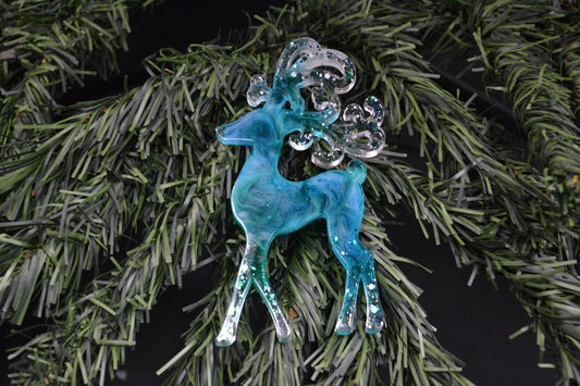 Téli varázslat – kézműves epoxy karácsonyfadíszek