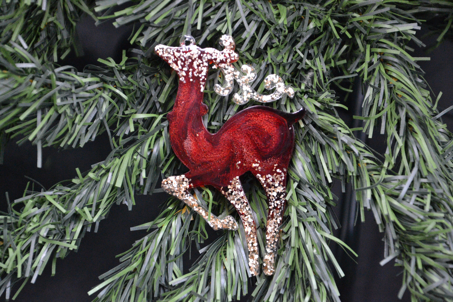 Karácsonyi varázs - kézműves epoxy díszek (piros - arany)