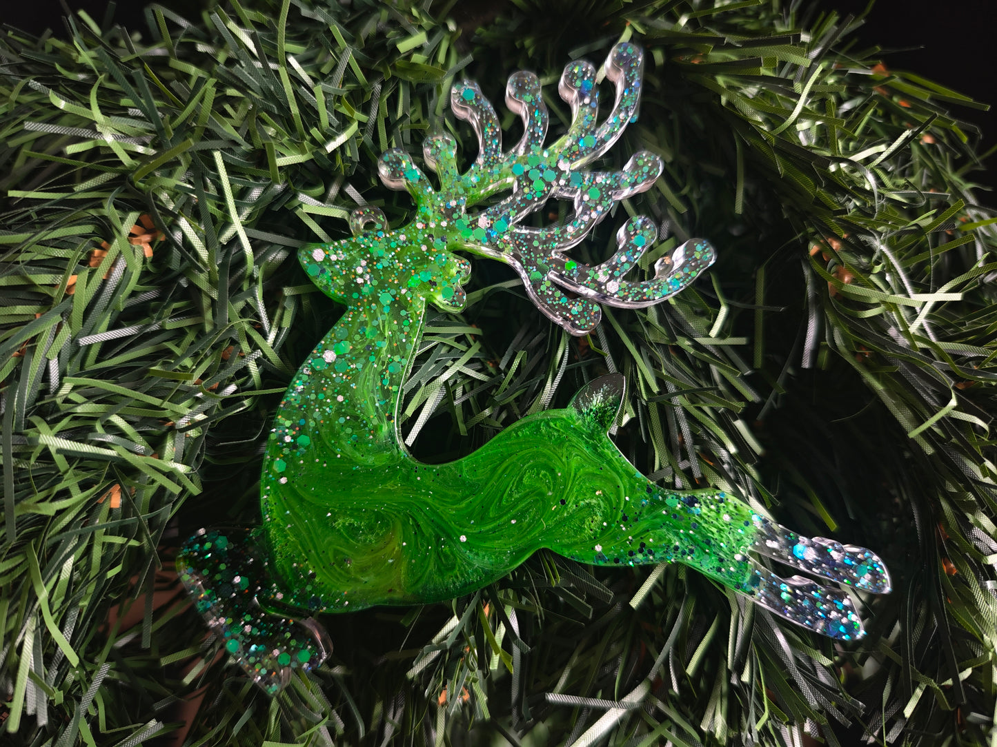 Erdei varázs epoxi karácsonyfadíszek (zöld-ezüst)