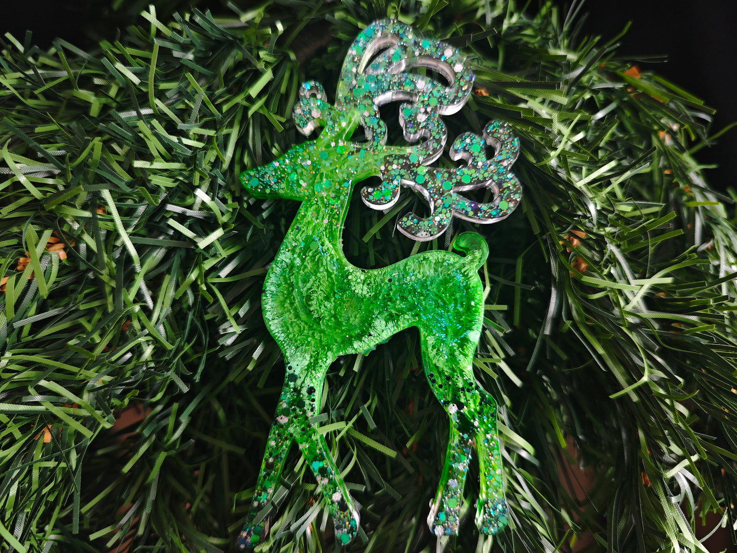 Erdei varázs epoxi karácsonyfadíszek (zöld-ezüst)